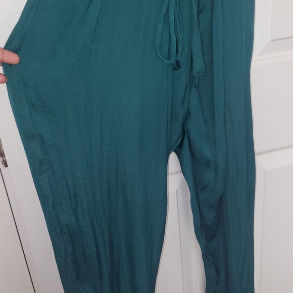 Zara green halter jumpsuit Size M (IT HAS POCKETS! - Picture 5 of 5